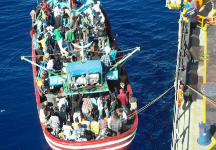 Agisilaos 号油轮协助地中海移民的救援